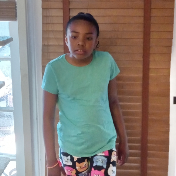 Meet your Posh AMBASSADOR, Karen - Picture 6 of 15